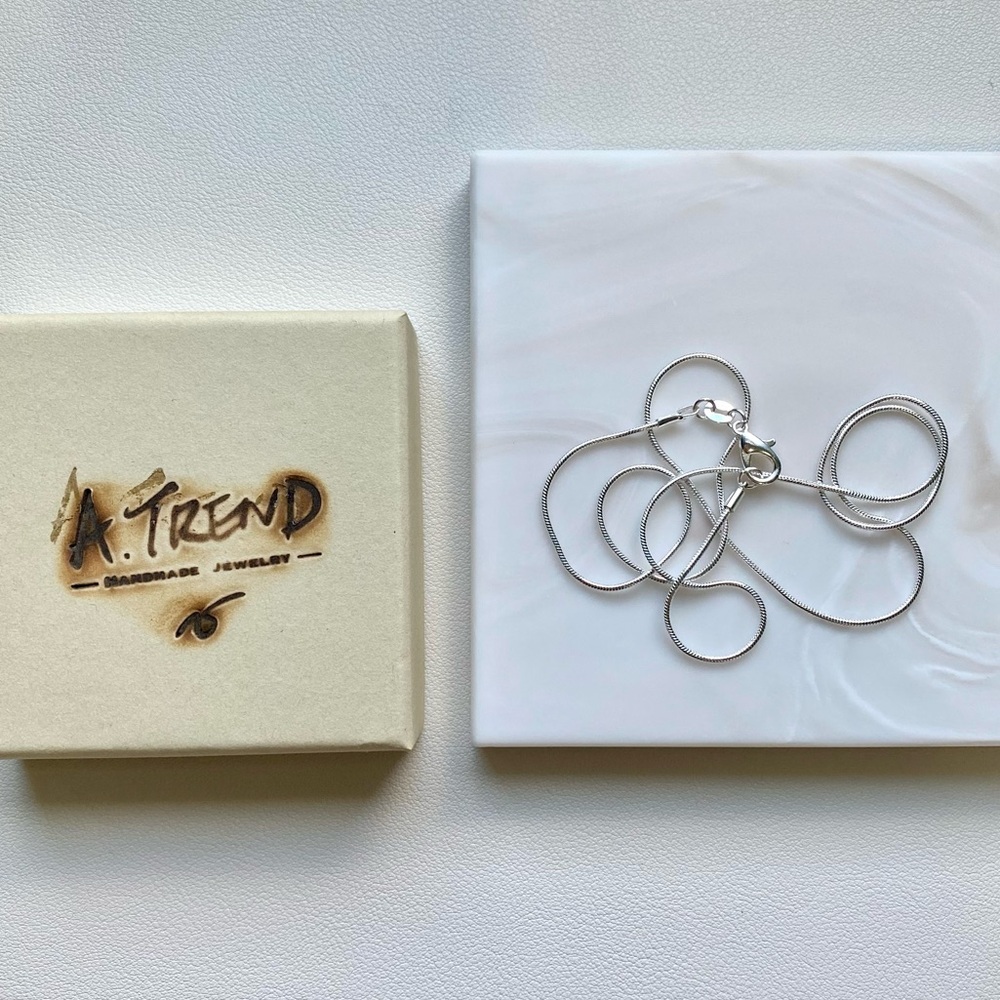 Stunning Sterling silver 925 Chain
